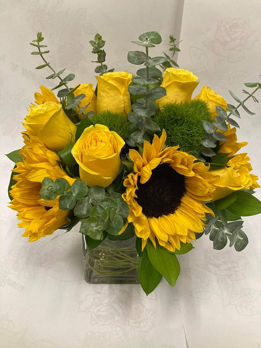 Sun Flower and Rose Bouquet image 0